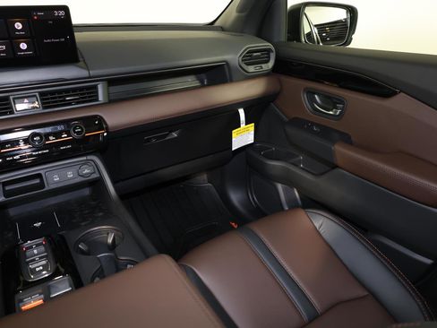 New 2026 Honda Pilot TrailSport image 9