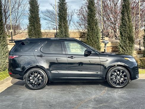 New 2026 Land Rover Discovery Limited Edition image 6