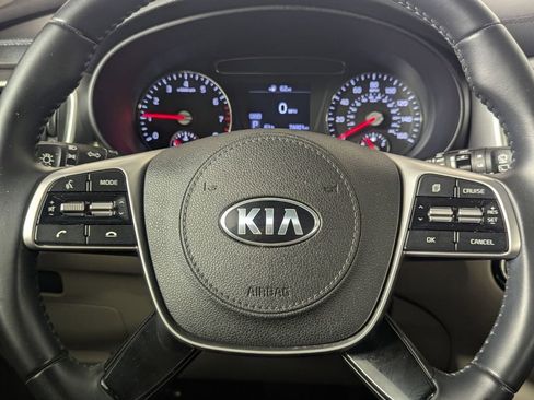 Used 2020 Kia Sorento S image 16