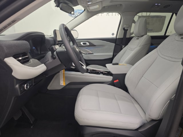 New 2026 Ford Explorer Platinum w/ LUX Leather Package AWD/4WD image 28