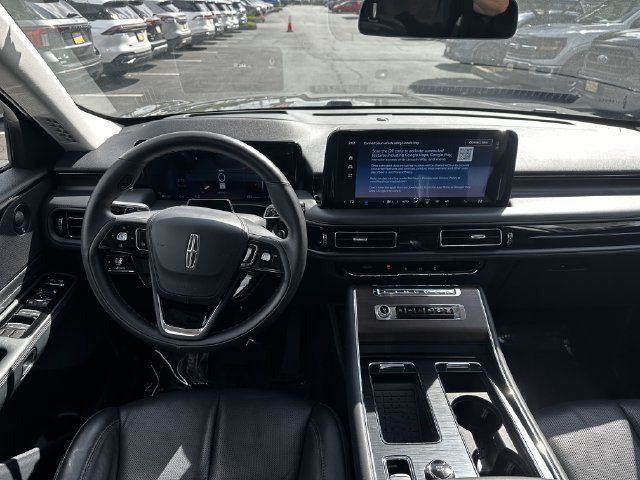 Certified 2025 Lincoln Aviator Reserve w/ Illumination Package AWD/4WD image 13