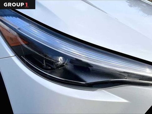 Certified 2025 Toyota Corolla Cross XLE image 27