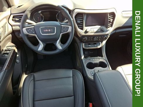 Certified 2023 GMC Acadia Denali w/ Denali Technology Package AWD/4WD image 11