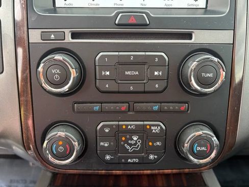 Used 2017 Ford Expedition Platinum AWD/4WD image 18