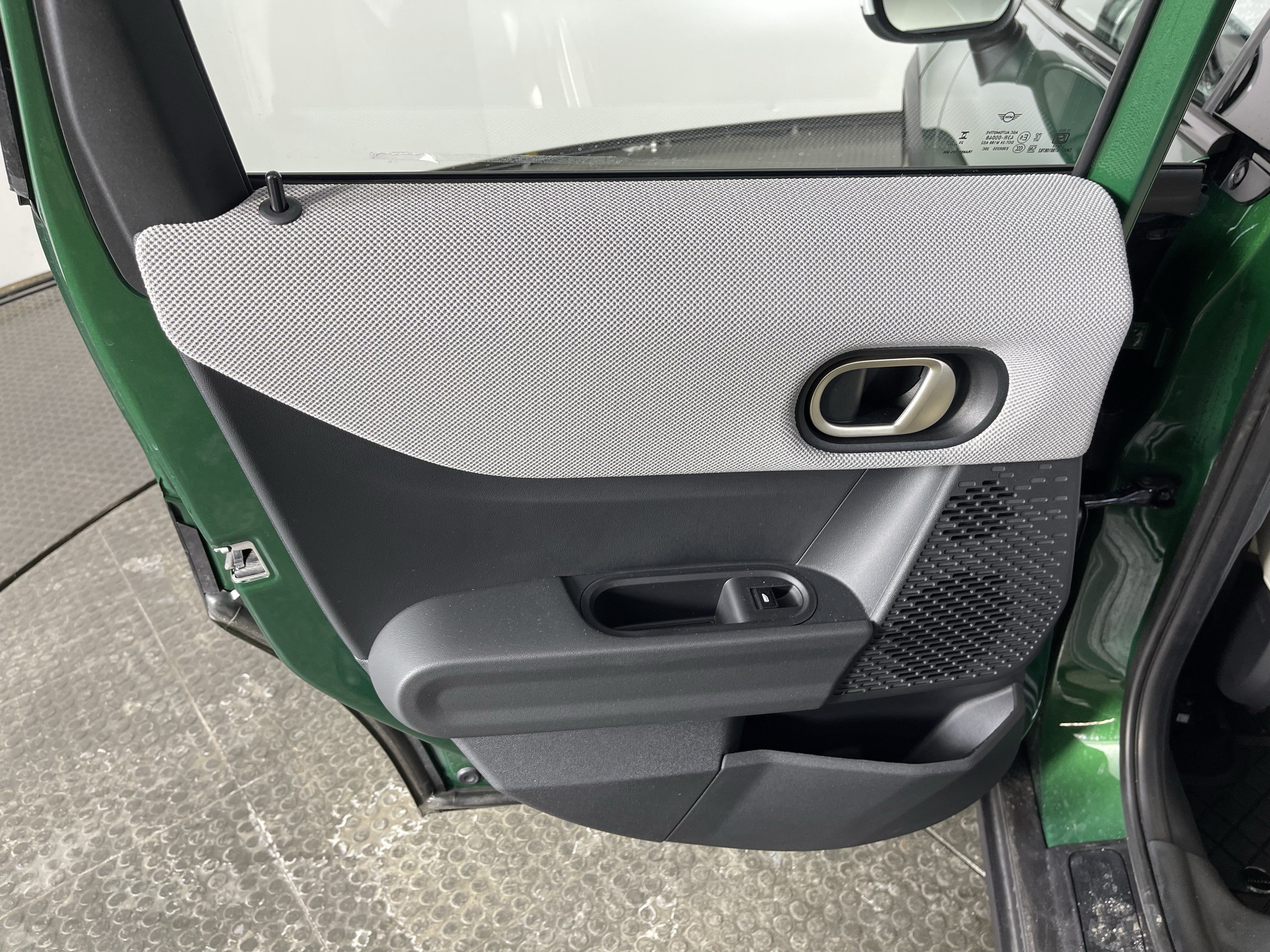 Used 2026 MINI Cooper 4-Door Hardtop FWD image 15