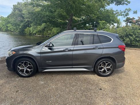 Used 2016 BMW X1 xDrive28i AWD/4WD image 10