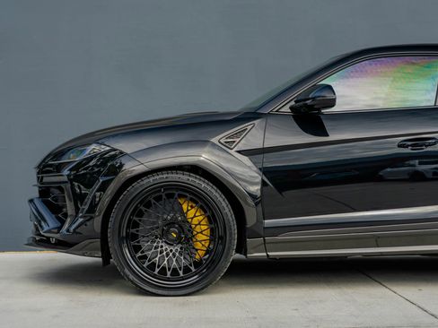 Used 2025 Lamborghini Urus SE image 18