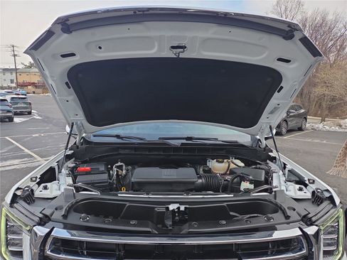 Used 2023 GMC Yukon XL SLT image 10