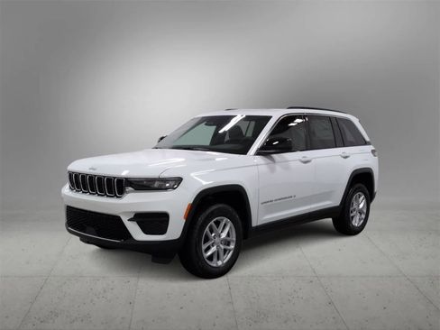 Used 2025 Jeep Grand Cherokee Laredo X w/ Luxury Tech Group I image 4