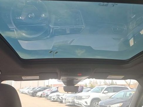 Certified 2021 Volkswagen Tiguan SEL Premium R-Line image 17