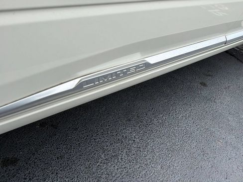 Used 2018 RAM 1500 Limited AWD/4WD image 4