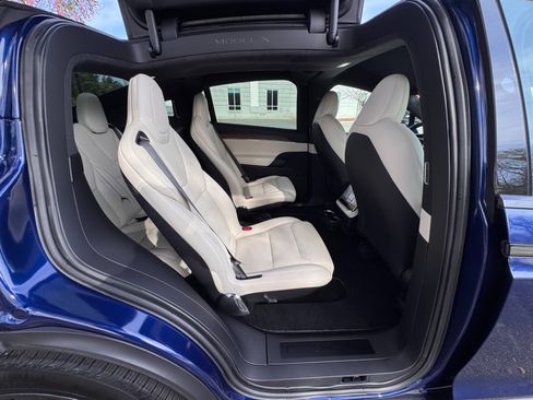 Used 2023 Tesla Model X image 61