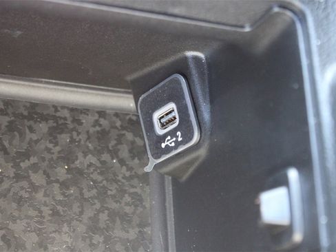 Used 2025 Jeep Wrangler Unlimited Rubicon w/ Technology Group image 18