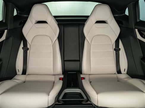 New 2026 Porsche Panamera image 30