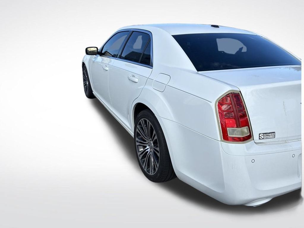 Used 2013 Chrysler 300 S w/ Light Group RWD image 6