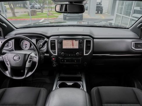 Used 2019 Nissan Titan SV w/ SV Convenience Package AWD/4WD image 39