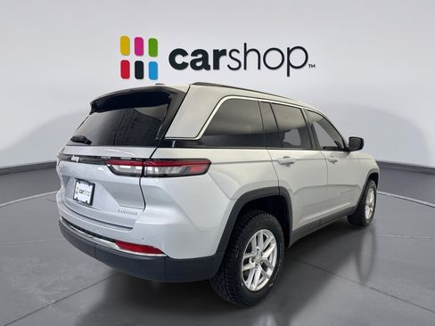 Used 2024 Jeep Grand Cherokee Laredo X AWD/4WD image 5