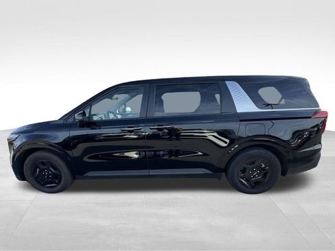 Used 2026 Kia Carnival image 2