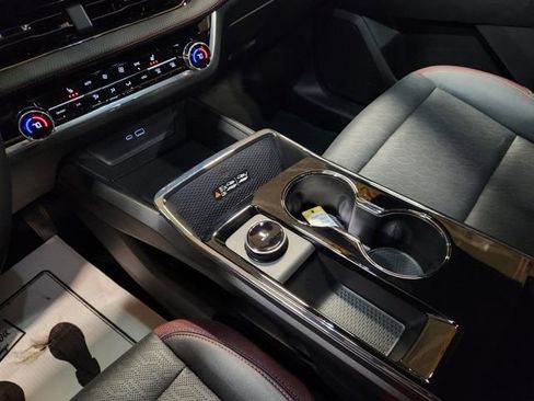 Certified 2025 Chevrolet Equinox RS AWD/4WD image 17