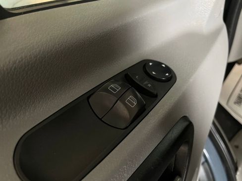 Used 2018 Mercedes-Benz Sprinter 144 Cargo image 28