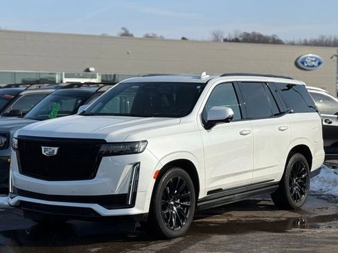 Used 2023 Cadillac Escalade Sport Platinum w/ LPO, ONYX Package image 45