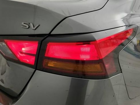 Used 2024 Nissan Altima 2.5 SV FWD image 27