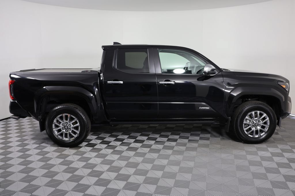 Used 2024 Toyota Tacoma Limited w/ Limited Package (LT) AWD/4WD image 9