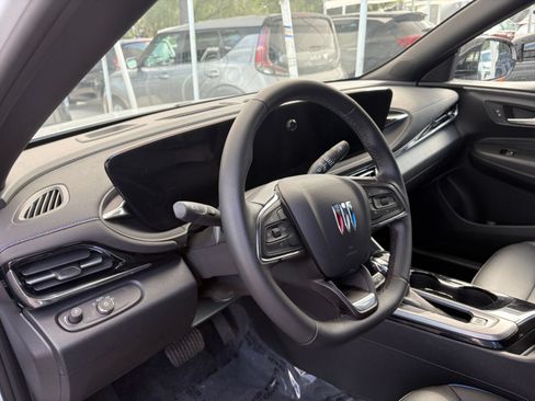 Used 2025 Buick Envista Sport Touring FWD image 33