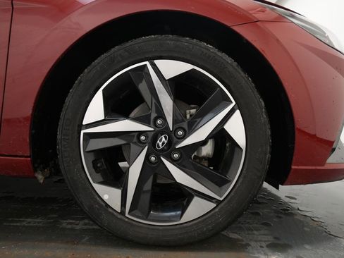 Used 2023 Hyundai Elantra Limited image 12