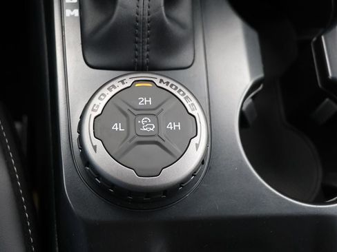 Used 2025 Ford Bronco Outer Banks image 26