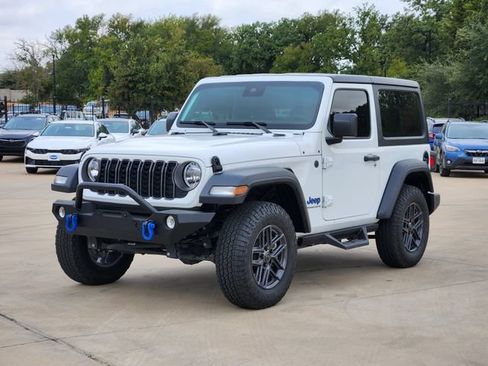 Used 2024 Jeep Wrangler Sport AWD/4WD image 3