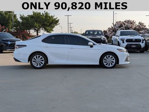 Used 2022 Toyota Camry LE FWD image 4