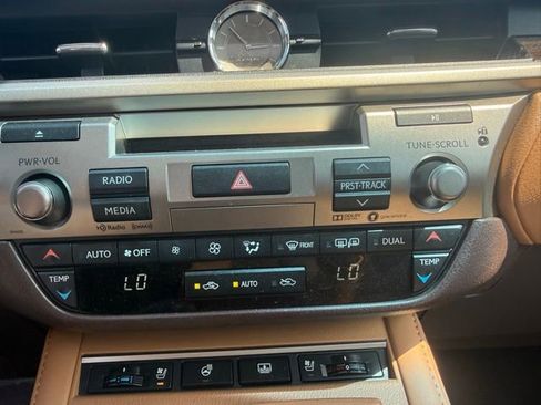 Used 2017 Lexus ES 350 w/ Luxury Package FWD image 15