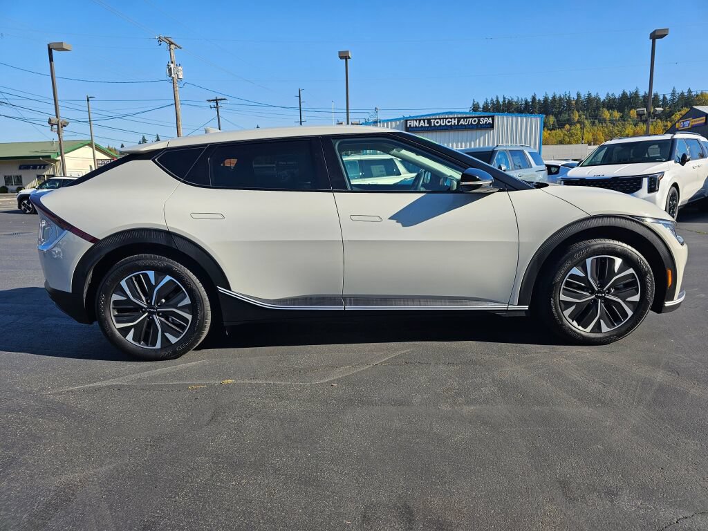 Used 2024 Kia EV6 Light RWD image 6