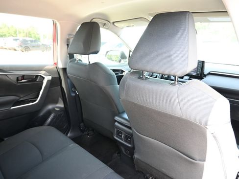 Used 2022 Toyota RAV4 LE FWD image 22
