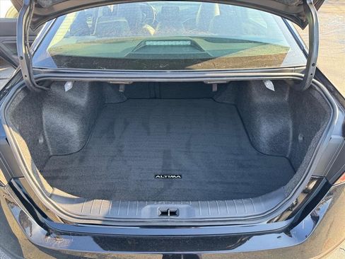 Certified 2025 Nissan Altima 2.5 SR image 10