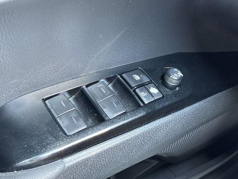 Used 2025 Toyota Camry SE w/ Multimedia Upgrade Package FWD image 17