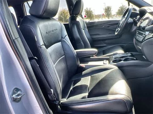 Used 2022 Honda Pilot Black Edition image 12
