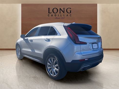 Certified 2022 Cadillac XT4 Premium Luxury w/ Enhanced Visibility Package image 3