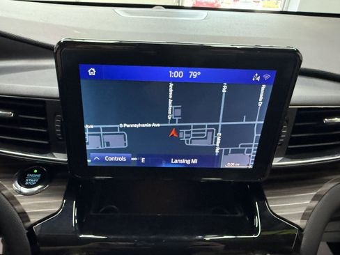 Used 2021 Ford Explorer Limited AWD/4WD image 16