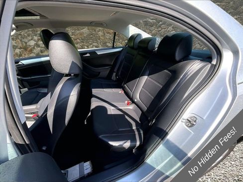 Used 2013 Volkswagen Jetta SE FWD image 23