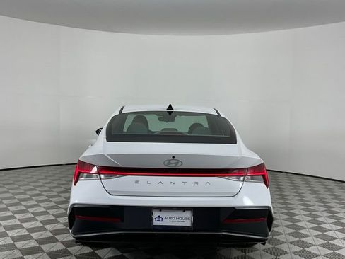 Used 2025 Hyundai Elantra SEL FWD image 6
