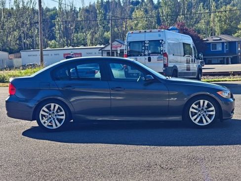 Used 2006 BMW 325i Sedan RWD image 8