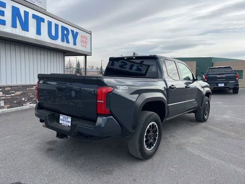 Used 2024 Toyota Tacoma TRD Off-Road image 13
