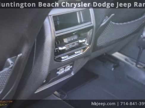 Used 2023 Jeep Grand Cherokee Altitude image 46