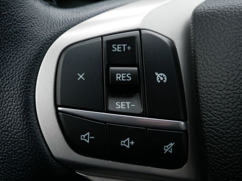 Used 2022 Ford Explorer XLT w/ Equipment Group 202A image 18