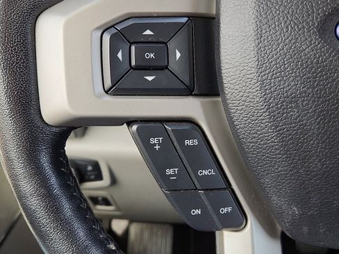 Used 2018 Ford F150 Lariat image 16