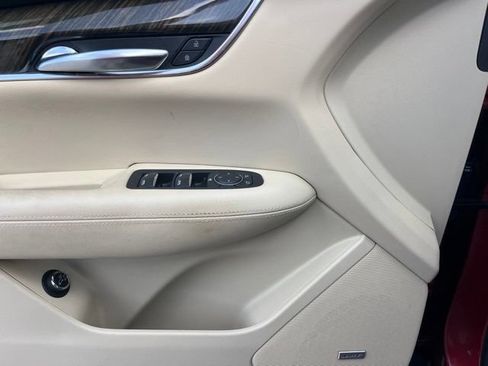 Used 2019 Cadillac XT5 FWD image 13