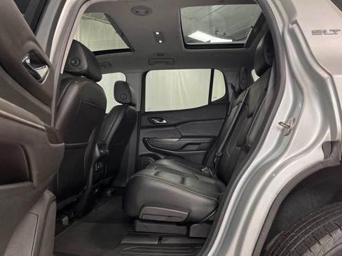 Used 2019 GMC Acadia SLT w/ LPO, Black Accent Package AWD/4WD image 28