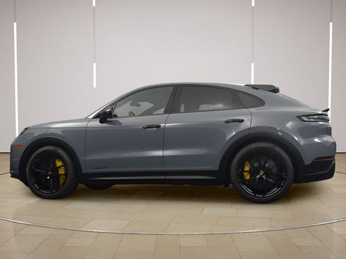 Certified 2024 Porsche Cayenne Turbo GT AWD/4WD image 31